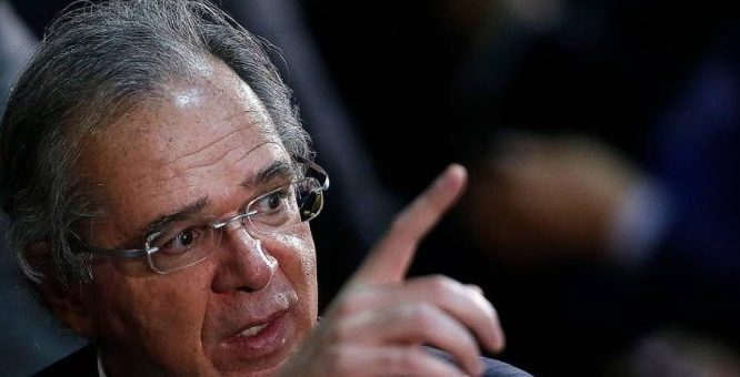 Guedes Diz Que Funcionários Públicos Não Devem Pedir Aumento “Por Um Tempo”