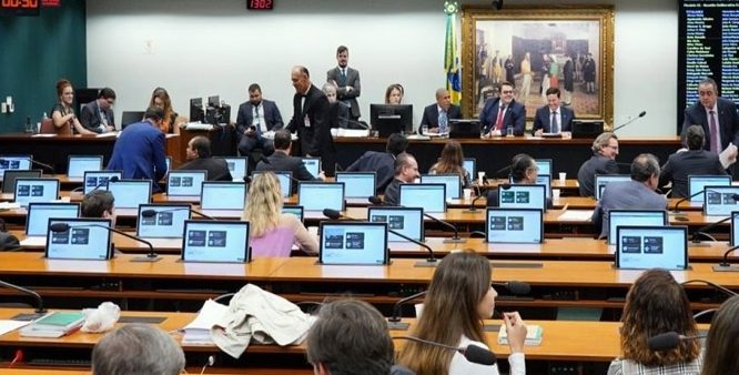 ccj-aprova-reforma-sindical-com-negociacao-coletiva-servidores