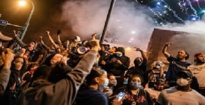 PEC-32-protesto