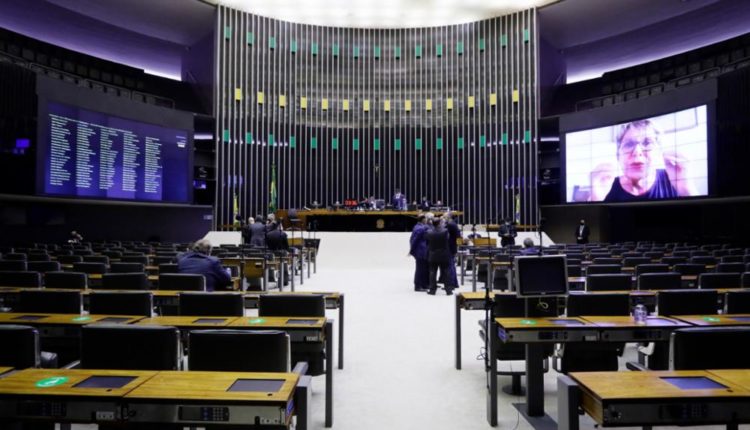 Auxílio, funcionalismo, fundos: o que muda com a aprovação da PEC Emergencial