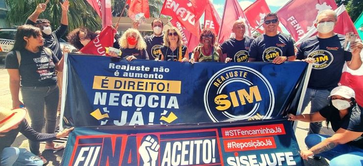 Recomposição salarial: servidores iniciam jornada de luta com ato no Ministério da Educação