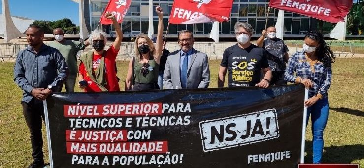 Vuvuzelas? Temos! Fenajufe volta ao STF em mais um dia de mobilização pela recomposição salarial e NS