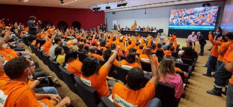 Fenajufe participa de ato em defesa da Petrobrás e intensifica defesa do NS, da recomposição e contra  desjudicialização