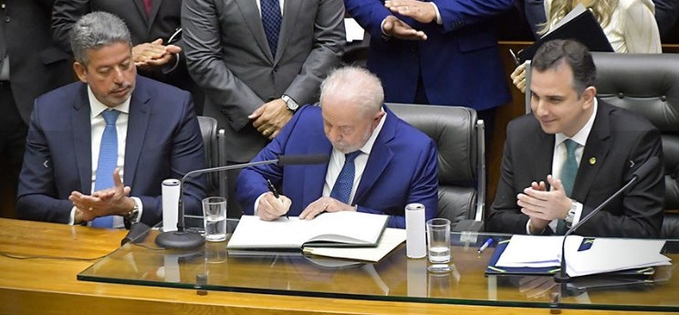 Governo Lula sanciona reajuste de servidores nesta quarta, afirma Policarpo