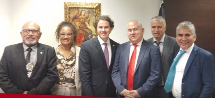 Quintos no PJU: Fenajufe se reúne com senador e articula relatoria do PL 2342/22