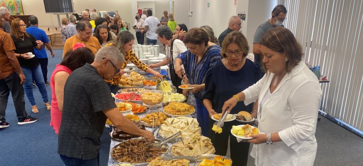 Café dos aposentados e pensionistas reúne mais de 200 participantes no auditório do TRT11