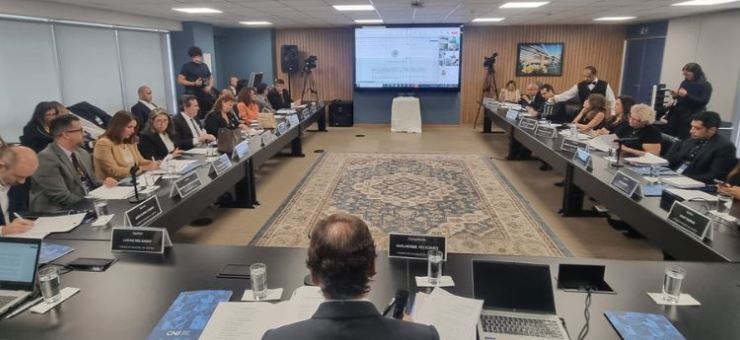 Fórum de carreira aprova novo regulamento interno e calendário de debates; presidente do SitraAM/RR acompanhou reunião