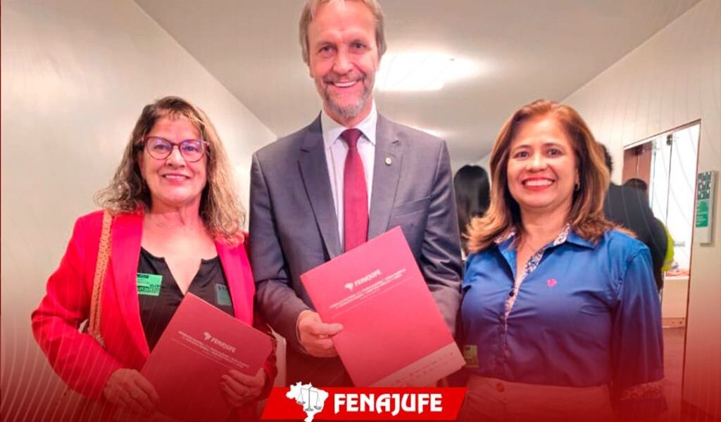 Na semana de esforço concentrado, Fenajufe continua trabalho no Congresso Nacional