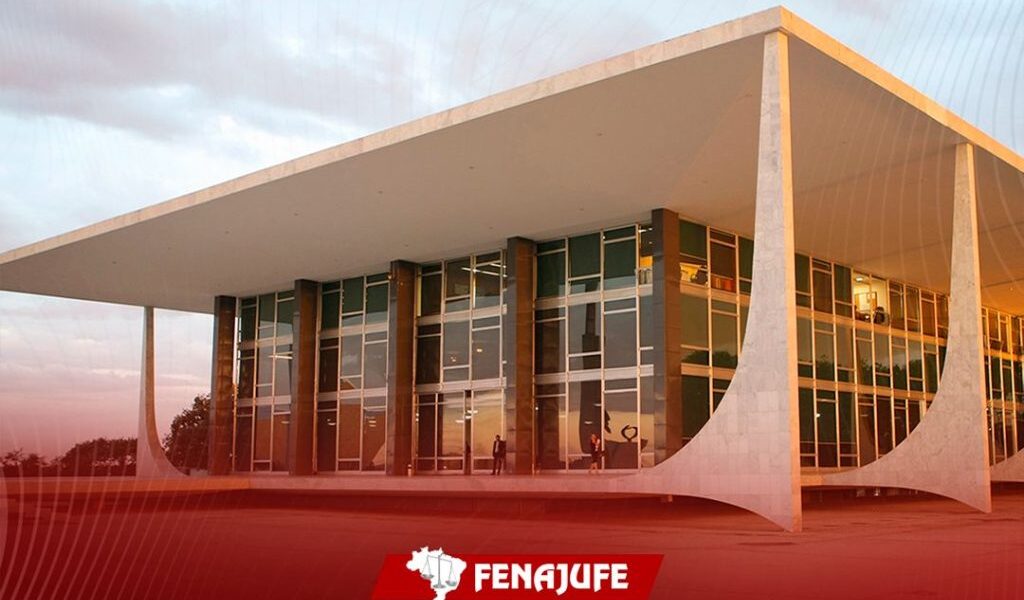 Decisão unânime do STF garante opção de regime previdenciário a servidores